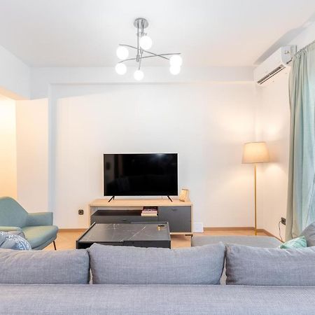 Elegant Apartment In Center, 5Min To History Sites Atena Exterior foto