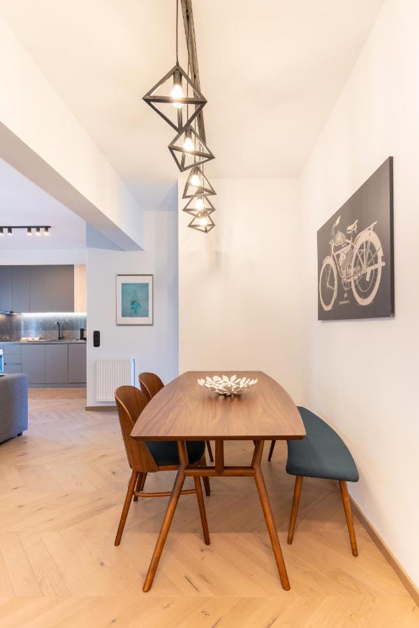Elegant Apartment In Center, 5Min To History Sites Atena Exterior foto
