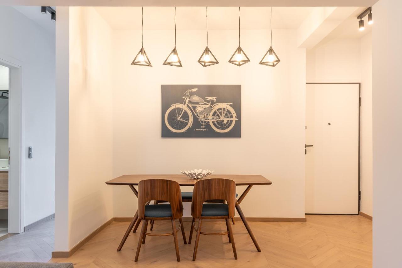 Elegant Apartment In Center, 5Min To History Sites Atena Exterior foto