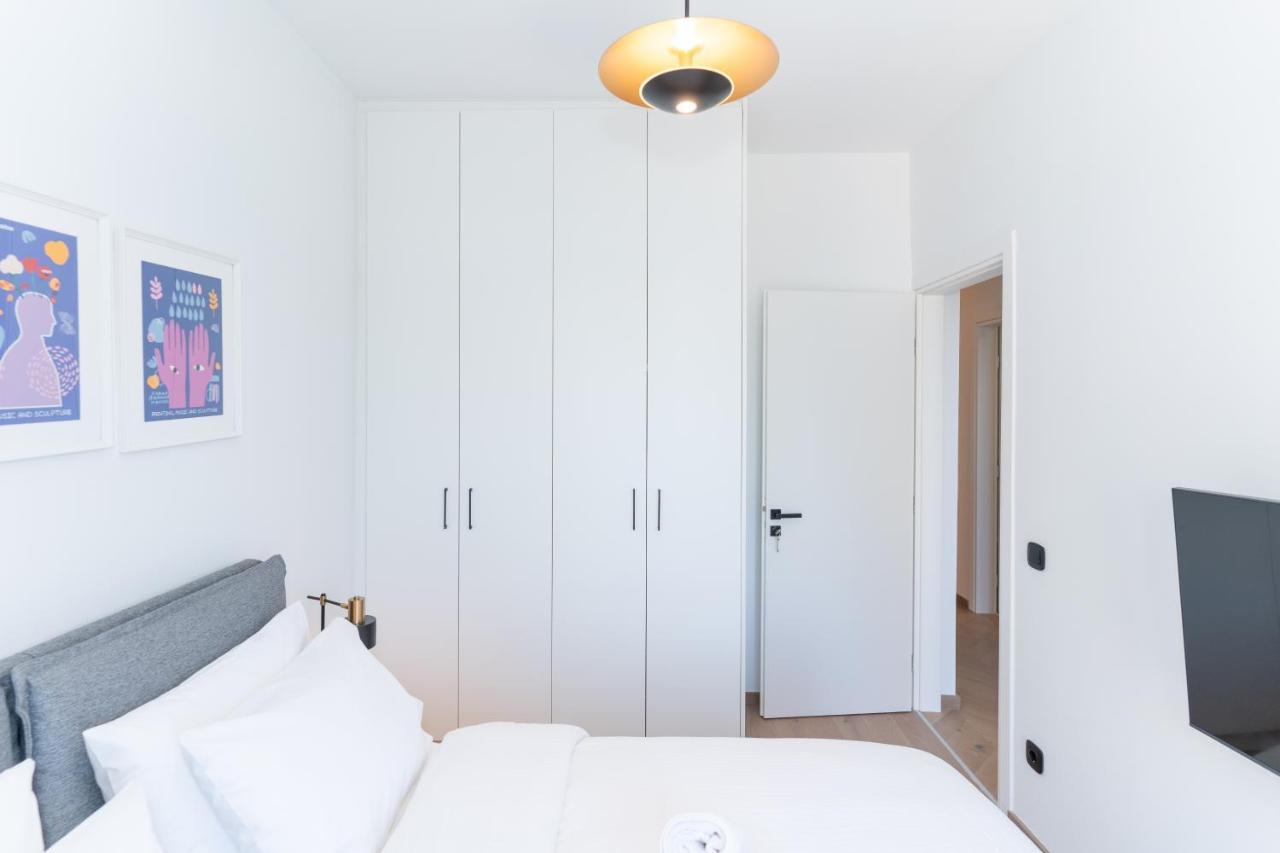 Elegant Apartment In Center, 5Min To History Sites Atena Exterior foto