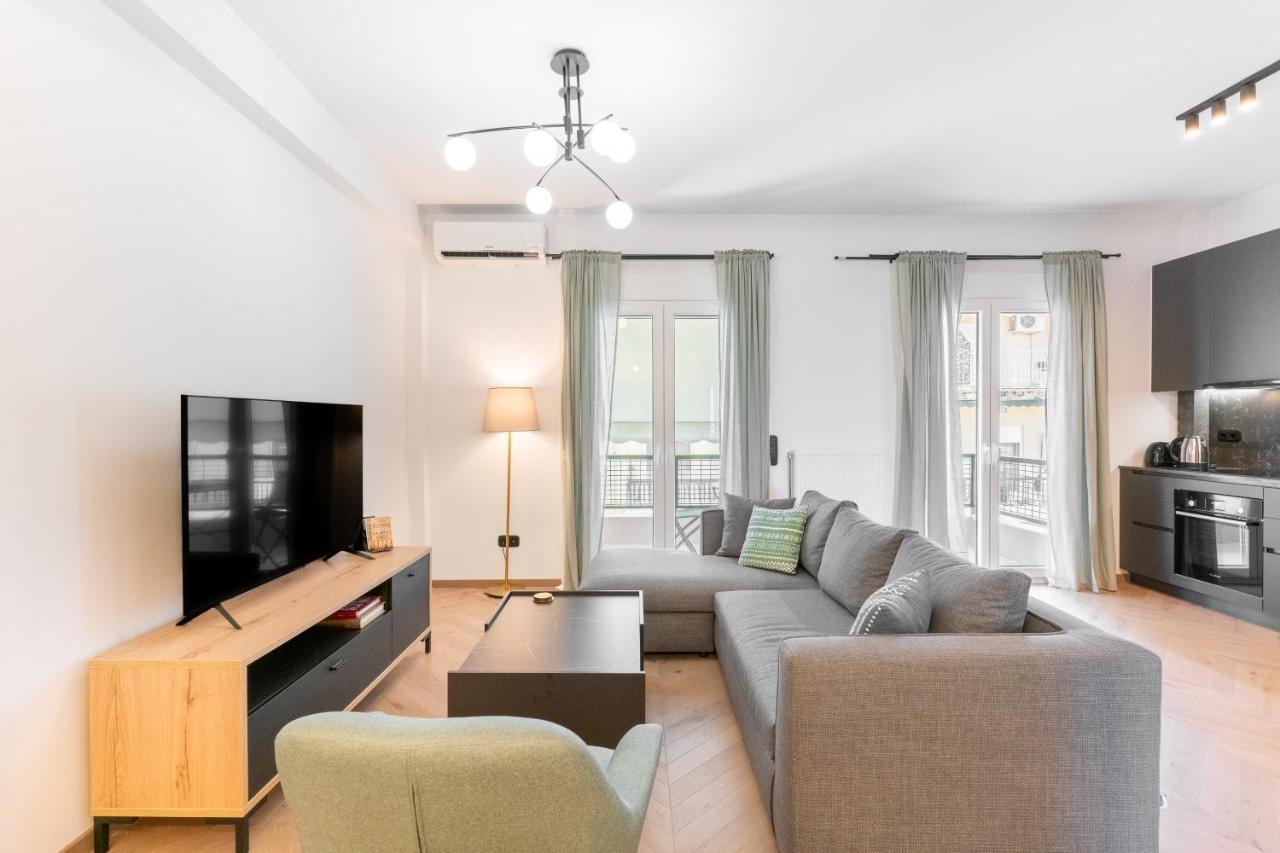 Elegant Apartment In Center, 5Min To History Sites Atena Exterior foto